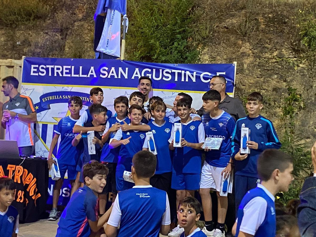 El Estrella San Agustín CF clausuró la temporada con una gran fiesta en