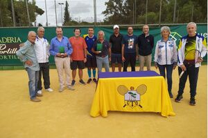 El equipo Tenis Oromana +60 se proclama campeón de Andalucía tras vencer en la final al Club de Campo por 4-0