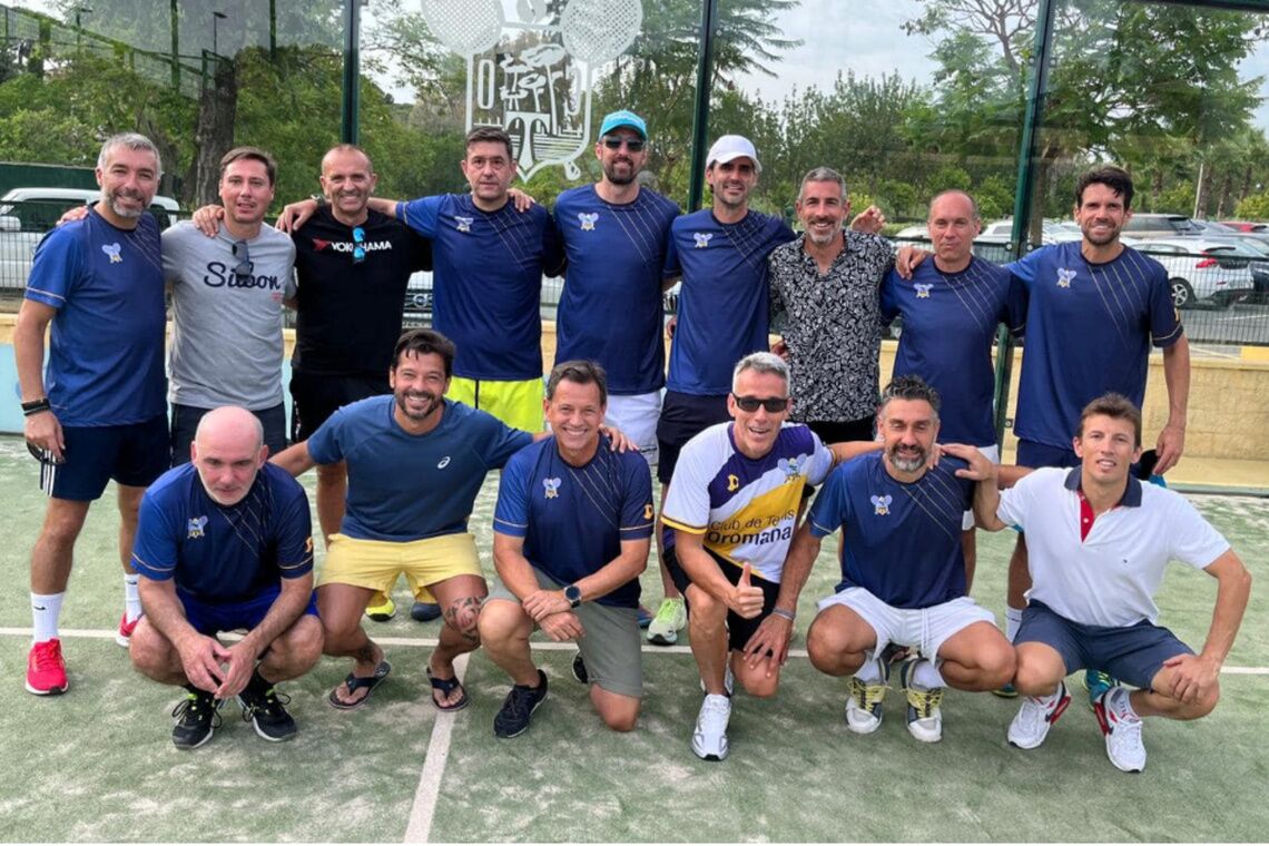 Los veteranos del CT Oromana de pádel campeones de Sevilla