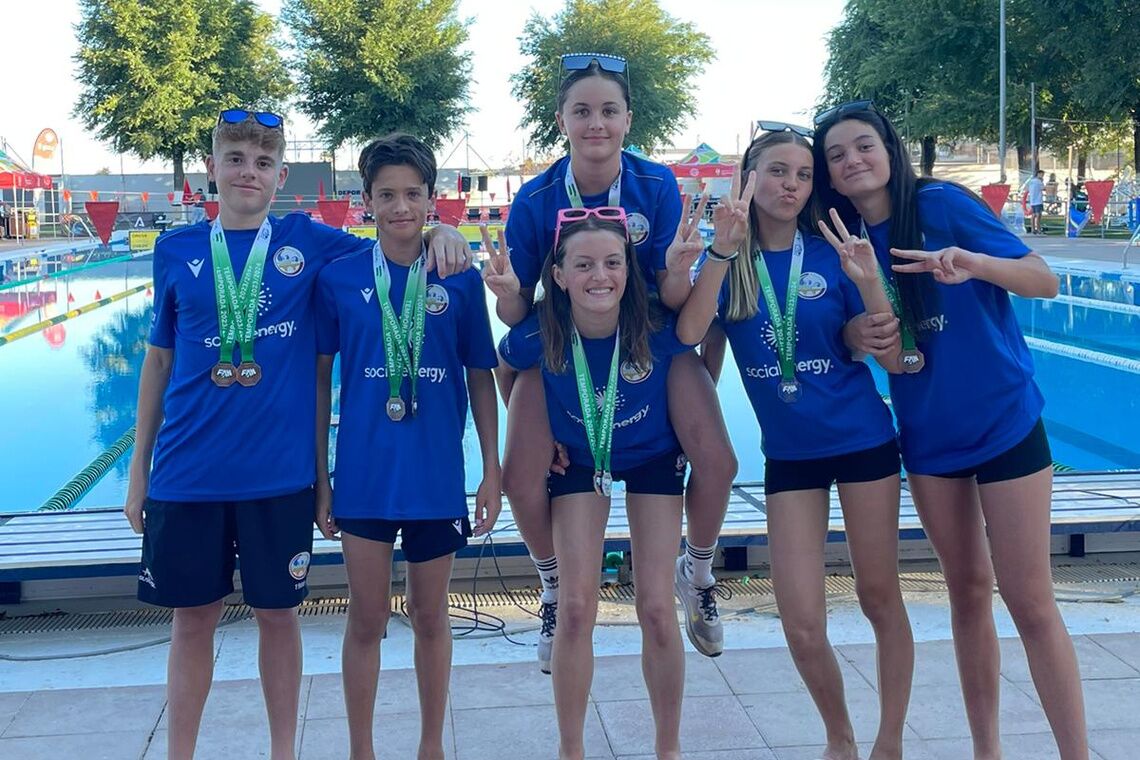 Lluvia en forma de medallas para el CNA Social Energy en Dos Hermanas