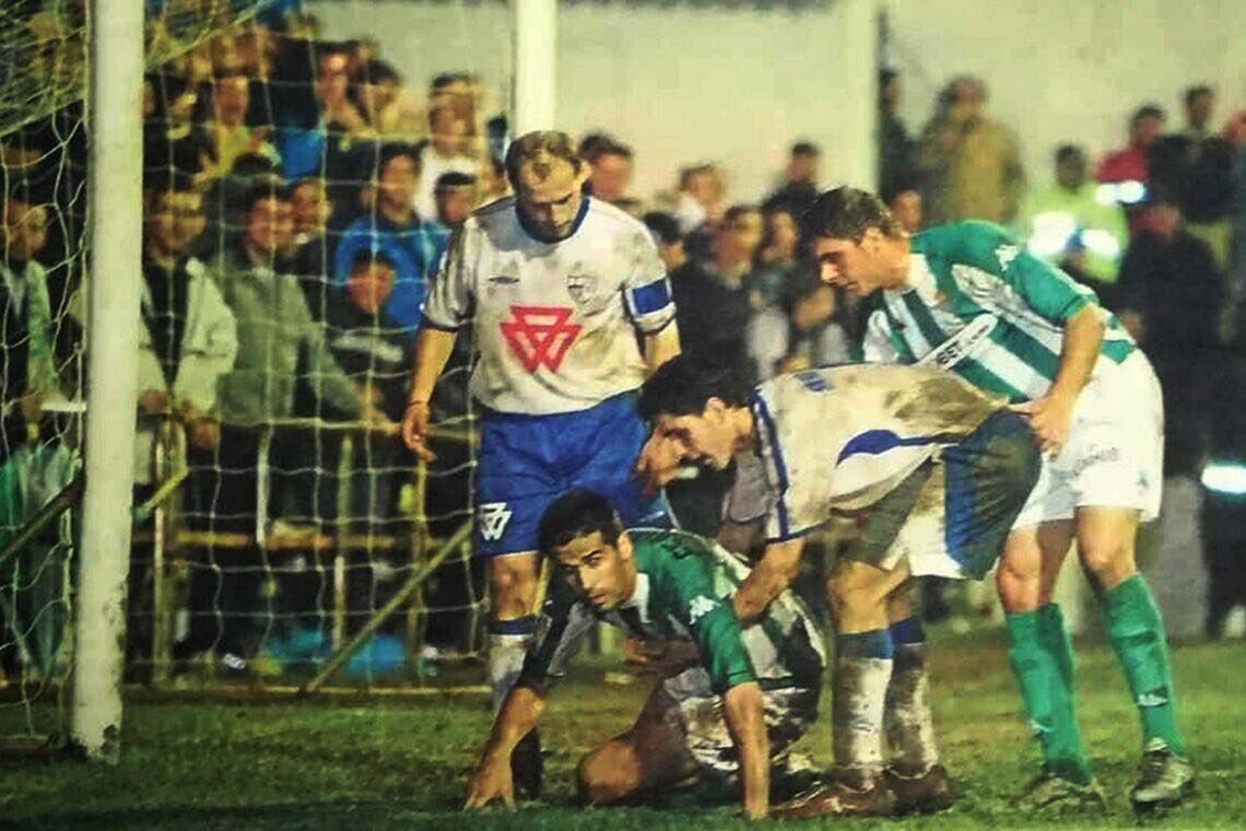 Vigésimo aniversario del partido copero entre CD Alcalá y Real Betis Balompié en el Francisco Bono