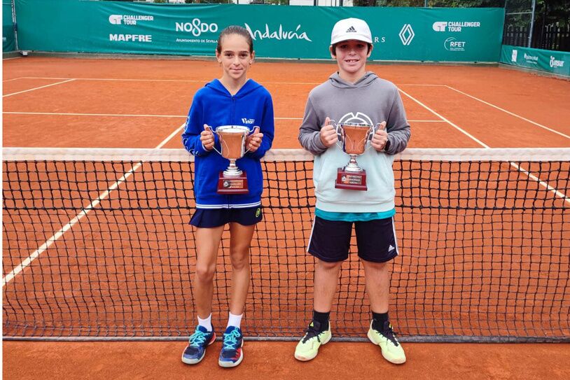 Irene Torres y Pablo Palma, del Club Tenis Oromana, campeona y campeón, de la Copa Pérez Tinao