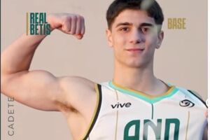 Alberto Pérez, del Betis Baloncesto, medallista con la Selección Andaluza de Baloncesto